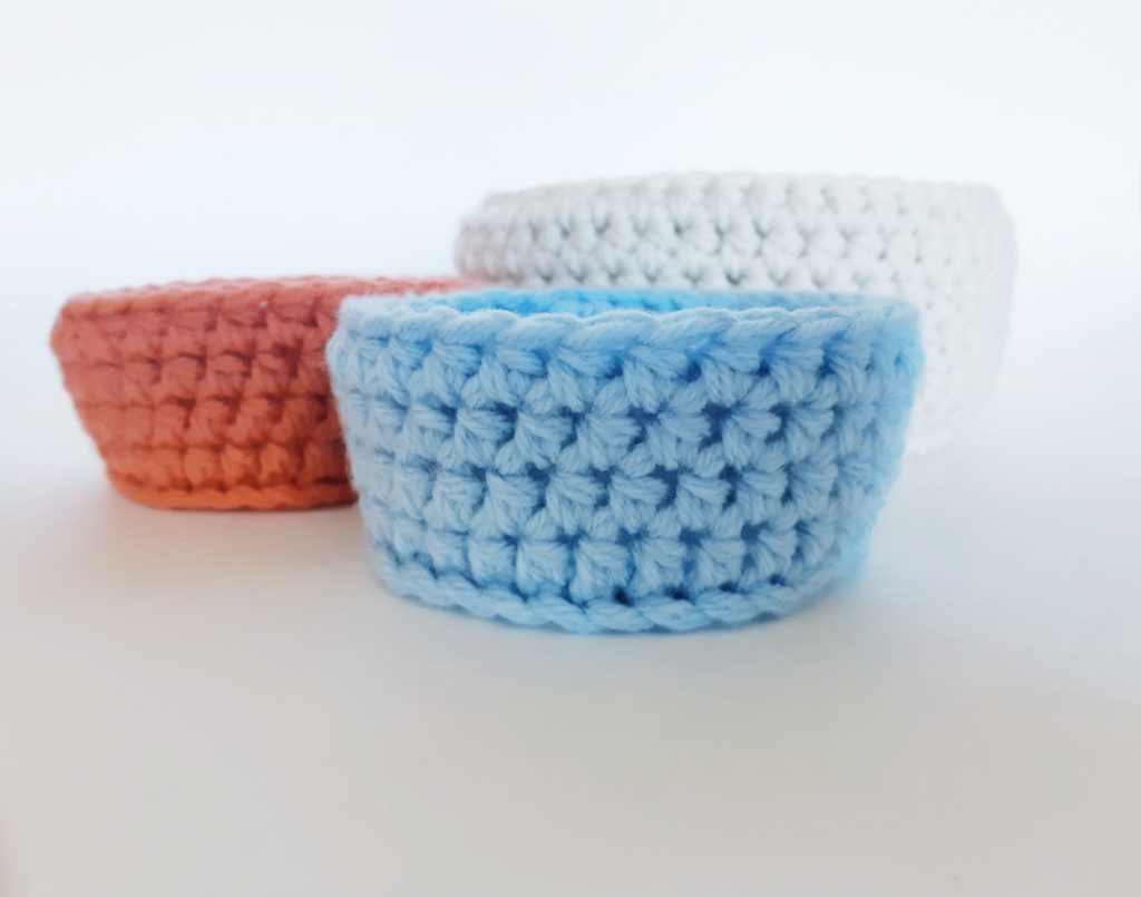 How to Crochet a Simple Mini Basket 