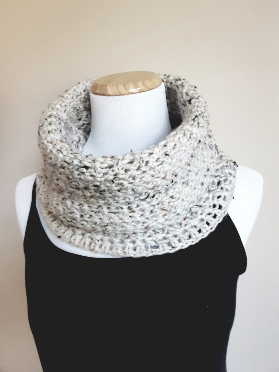 CROCHET COWL - Stonehaven - Free Pattern ⋆ lulostitchco.com