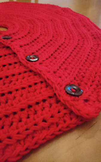 crochet tree skirt in red