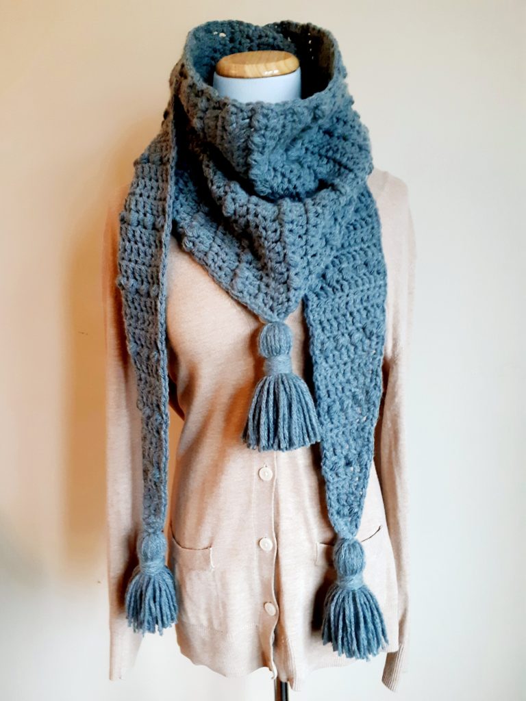 CROCHET TRIANGLE SCARF - Free Pattern ⋆ lulostitchco.com