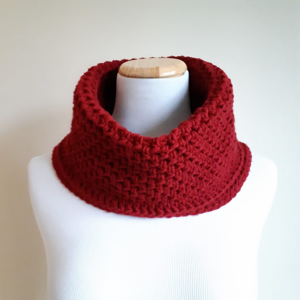 fast crochet neckwarmer folded down