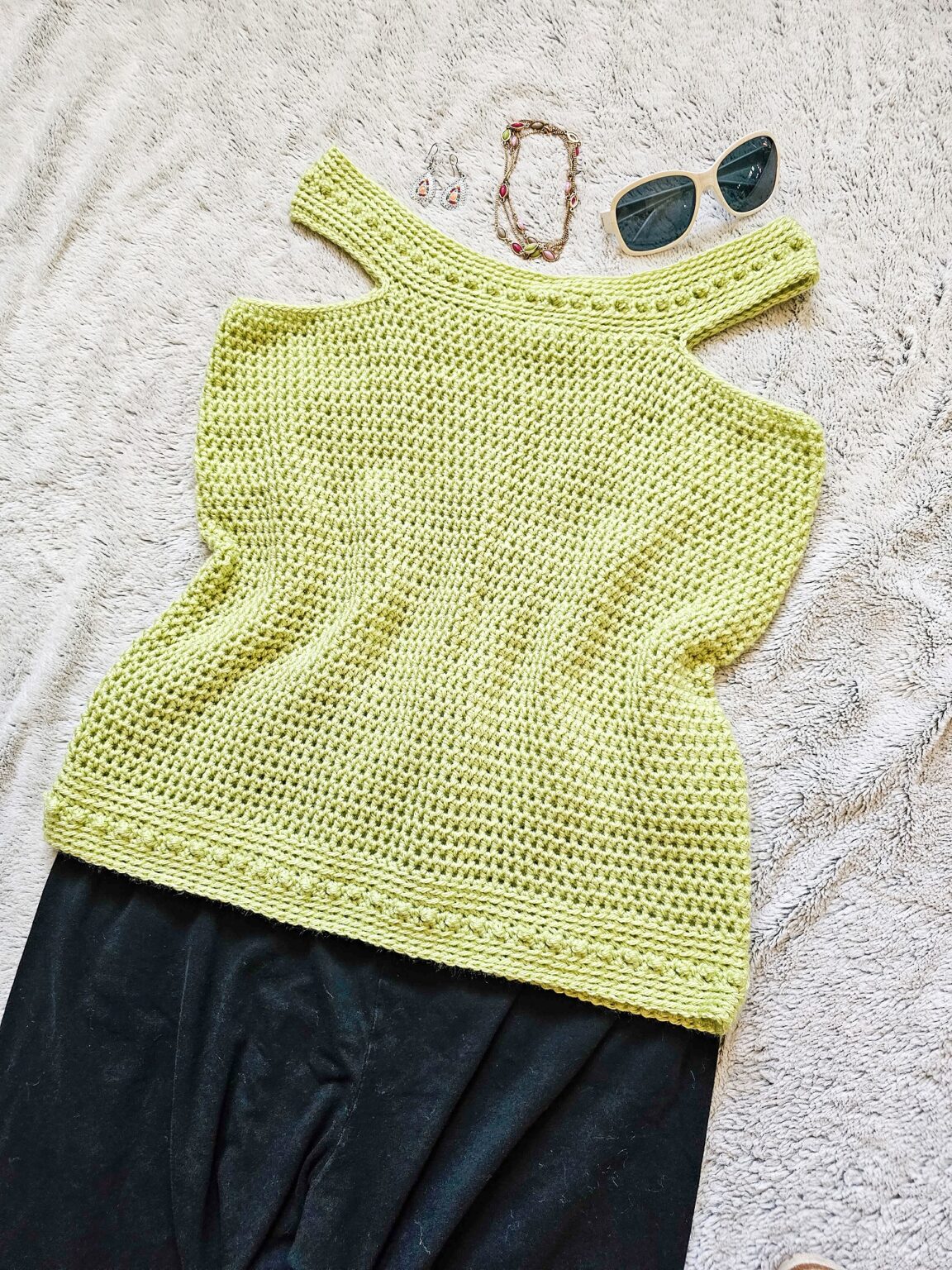 ROUND YOKE CROCHET TOP - Free Pattern ⋆ lulostitchco.com